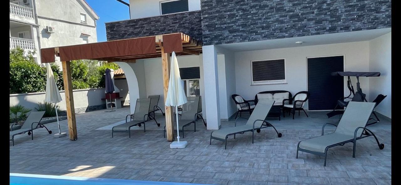 Villa Mira ***** Pinezići 외부 사진