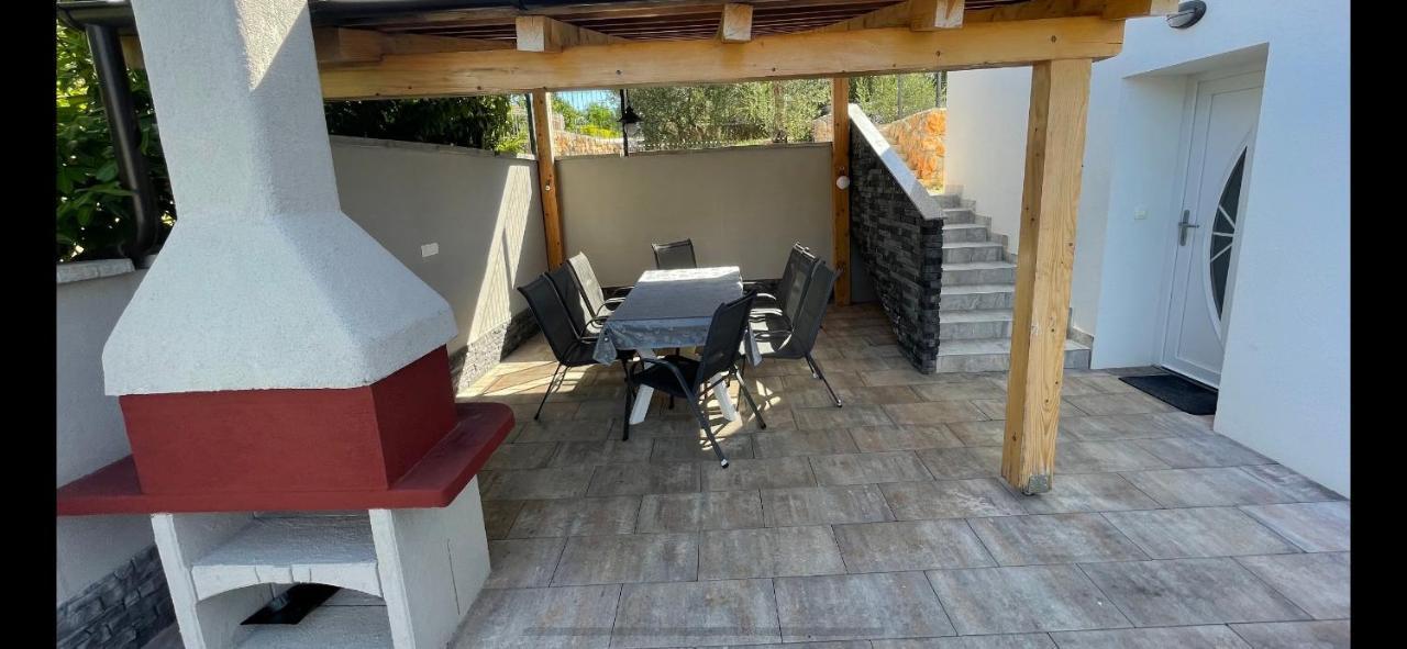 Villa Mira ***** Pinezići 외부 사진