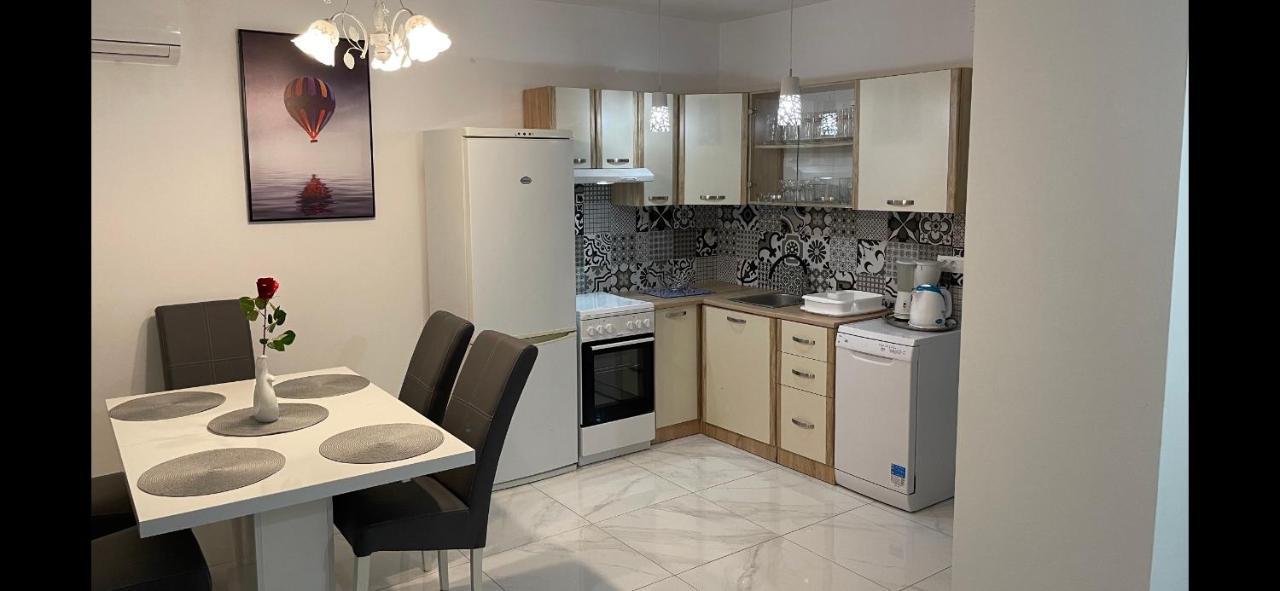 Villa Mira ***** Pinezići 외부 사진