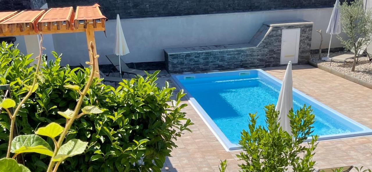Villa Mira ***** Pinezići 외부 사진