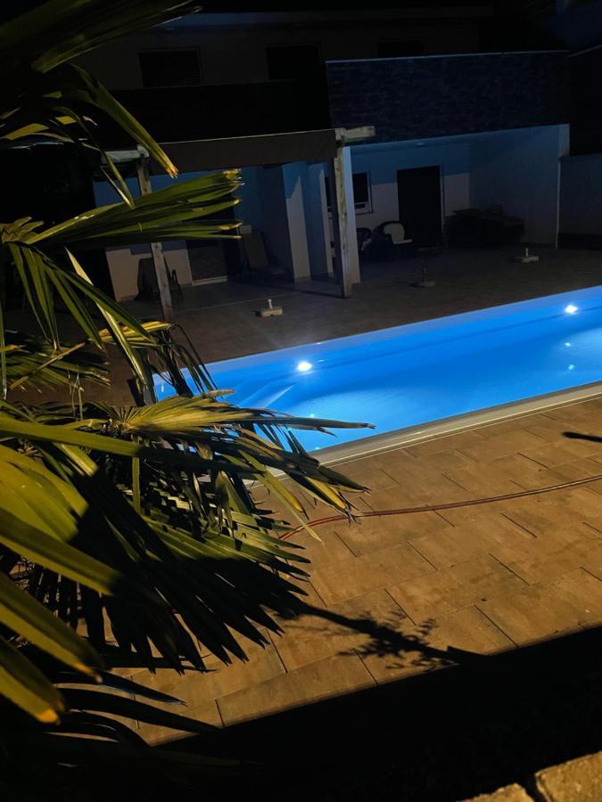 Villa Mira ***** Pinezići 외부 사진