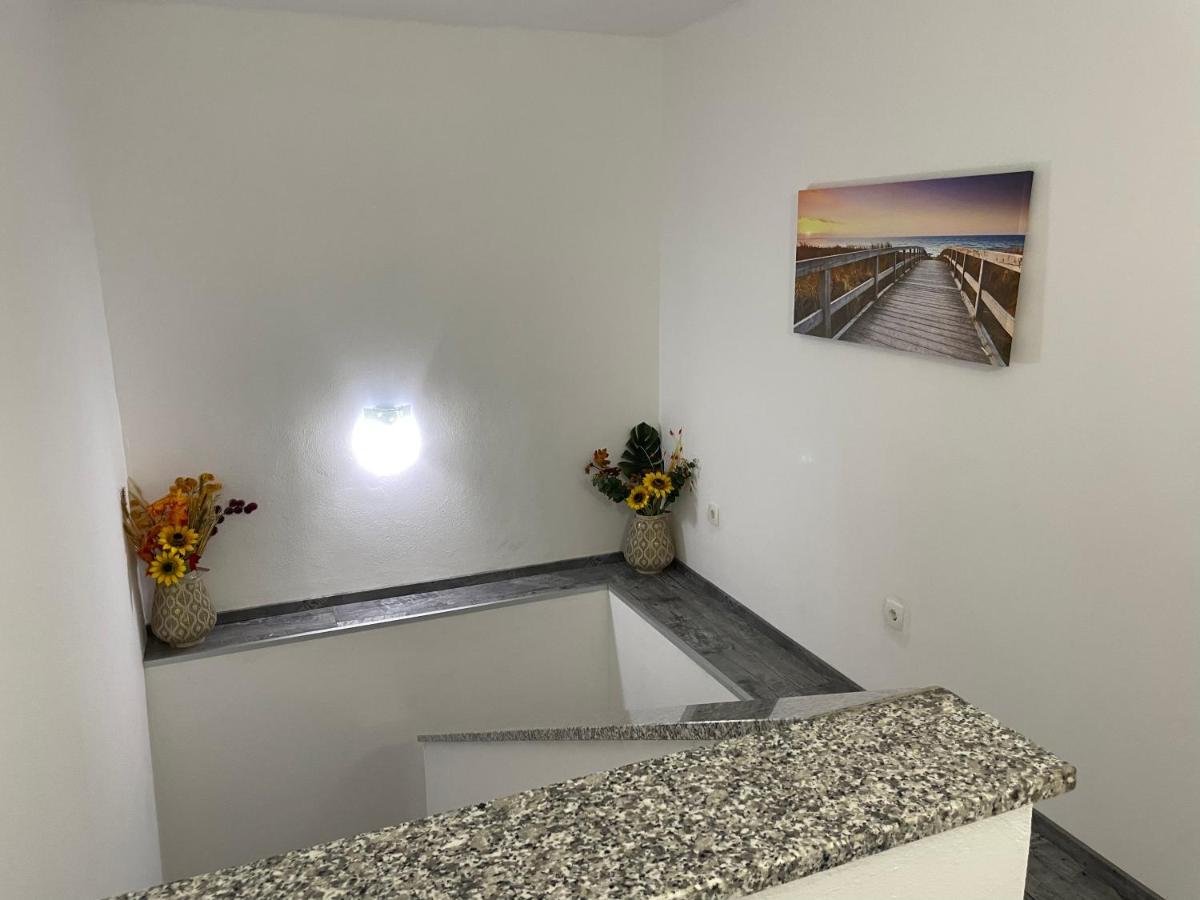 Villa Mira ***** Pinezići 외부 사진