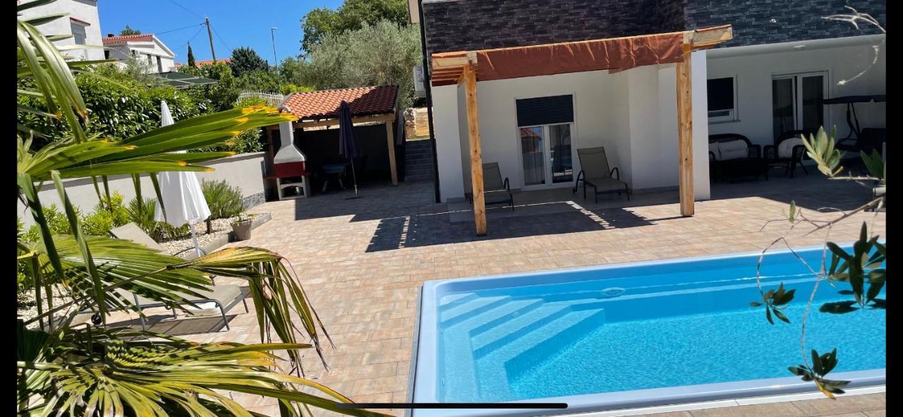 Villa Mira ***** Pinezići 외부 사진