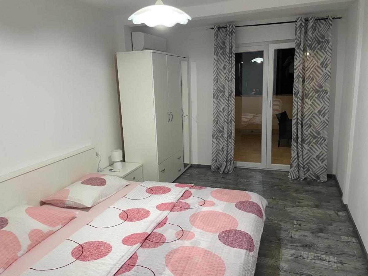 Villa Mira ***** Pinezići 외부 사진